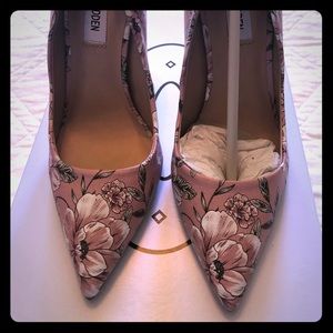 Steve Madden Daisie Pumps